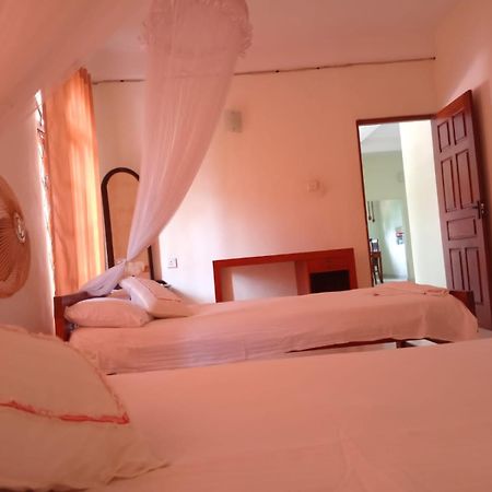 Ajanthas' Homestay Kandy Exterior foto